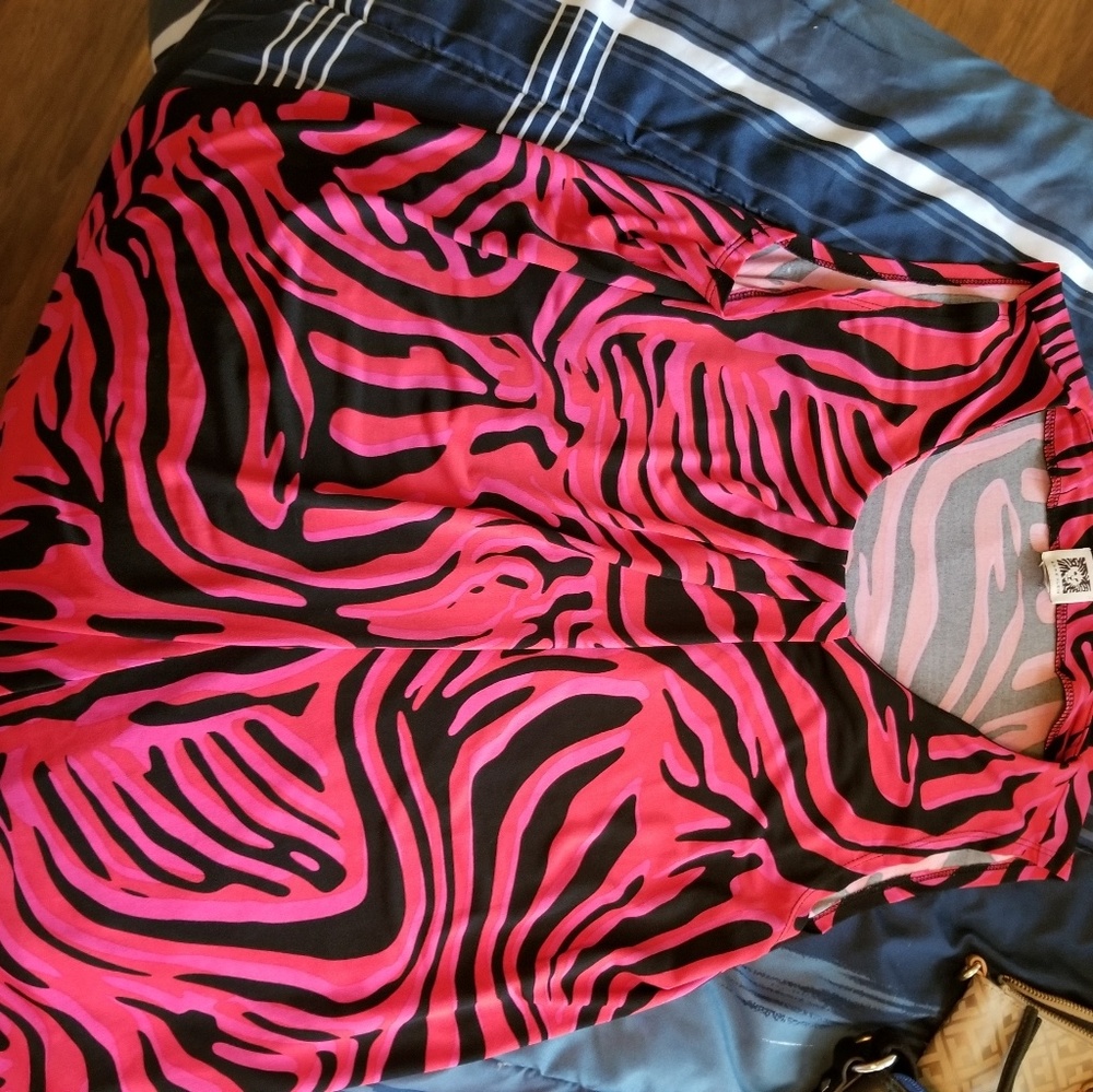 Anne Klein size m.  no sleve shirt